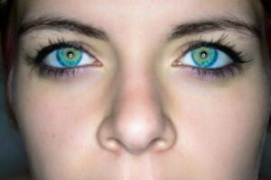 laser-eye-color-contact-lenses-natural