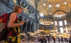 istanbul-tourist-eye-surgery